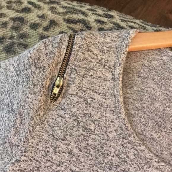 Papermoon Top with Zipper Details - Picture 2 of 3